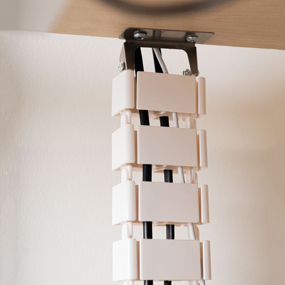 Stance Cable Management Spine